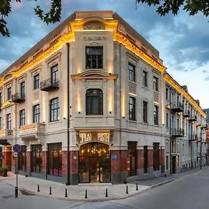 Отель Radisson Red