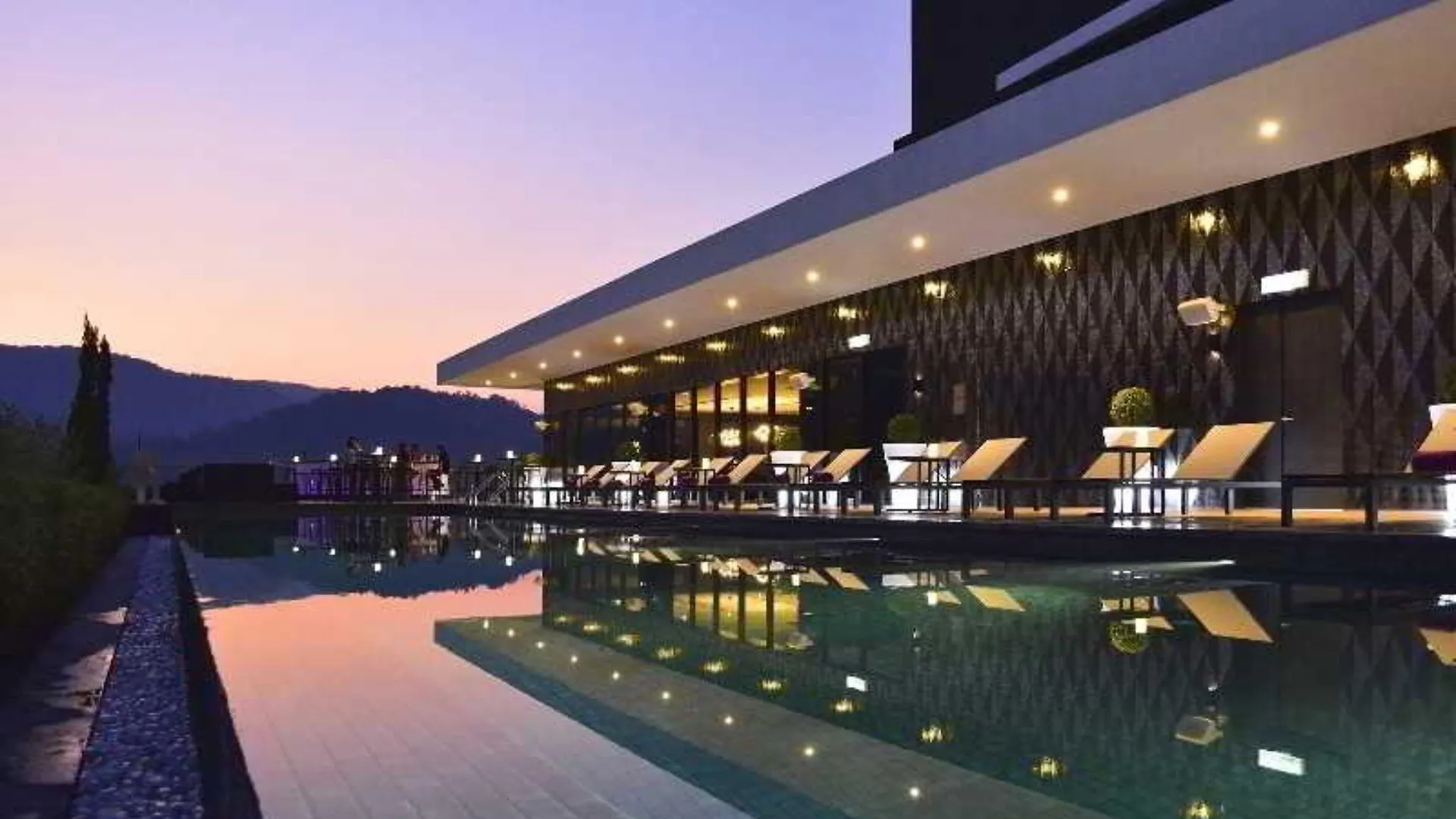 G Hotel Kelawai Tanjung Tokong 5*,
